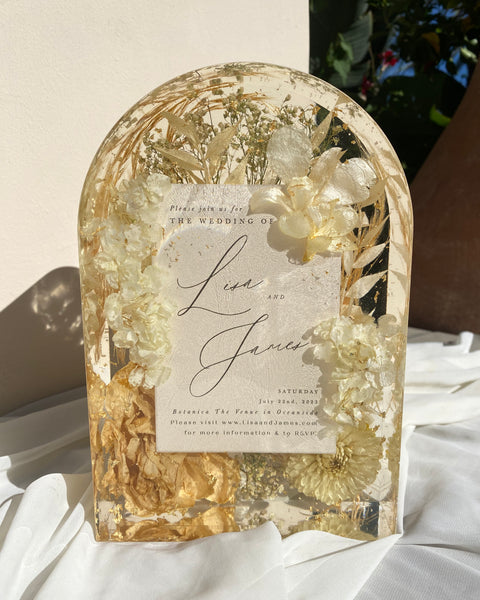 9-inch arch resin keepsake with real preserved wedding blooms, beautifully crafted by Happihome.