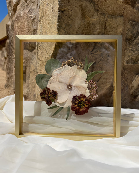 8x8 floral boutonniere frame with real preserved blooms, beautifully designed by Happihome.