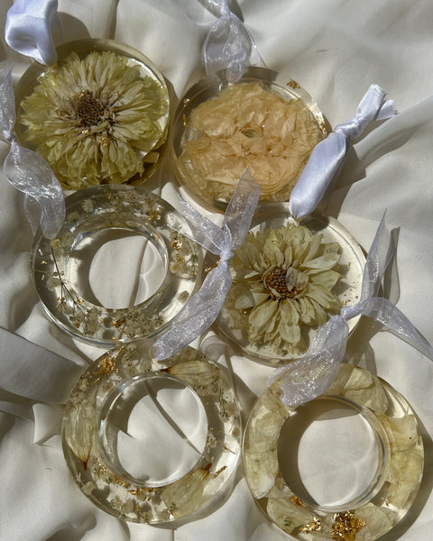 Set of six handcrafted resin Christmas ornaments with preserved flowers, designed by Happihome for elegant holiday décor.